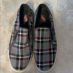 Plaid skate shoes